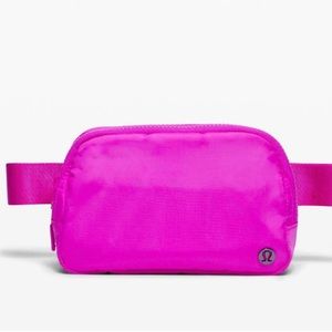 NWOT Lululemon Everywhere Belt Bag *1L Highlight Purple